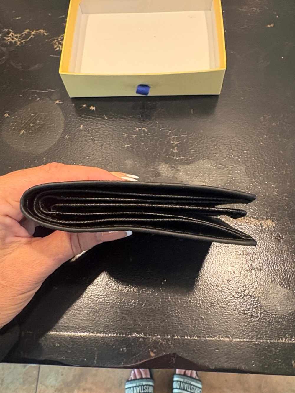 FASHION EMBOSSED LEATHER BIFOLD WALLET - Picture 5 of 6
